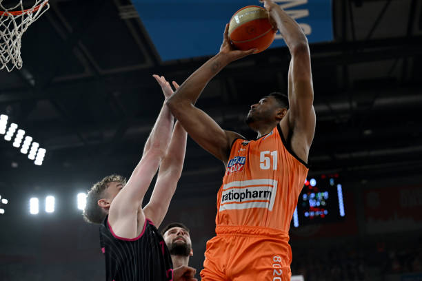 米尔纳依旧 米尔纳依旧