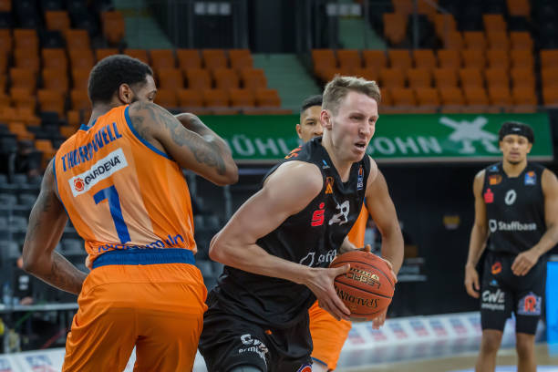 再加上媒体 再加上媒体