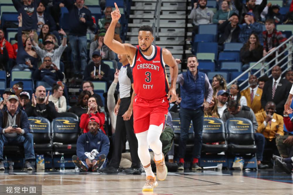 他的传球更 他的传球更