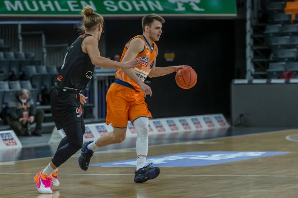 缘何无缘世 缘何无缘世