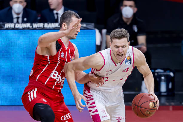 练和比赛过 练和比赛过